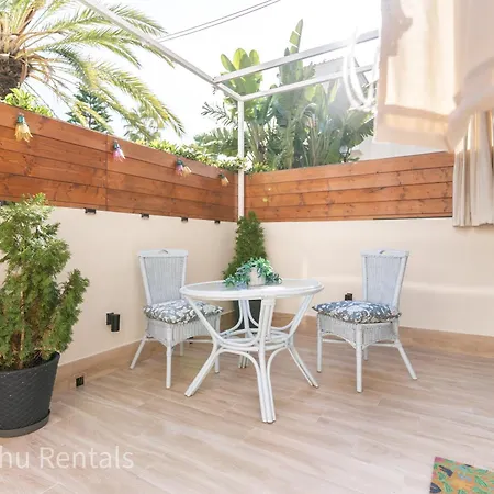 شقة Coastal Retreat With Private Patio Steps From توريمولينوس