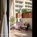 Apartament Coastal Retreat With Private Patio Steps From