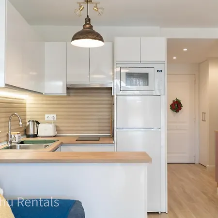 Coastal Retreat With Private Patio Steps From