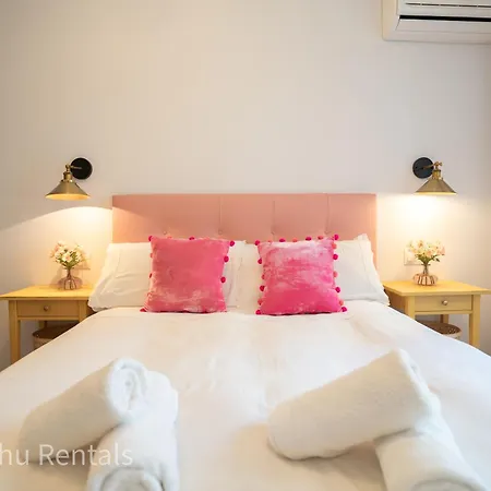 Coastal Retreat With Private Patio Steps From Apartament Torremolinos