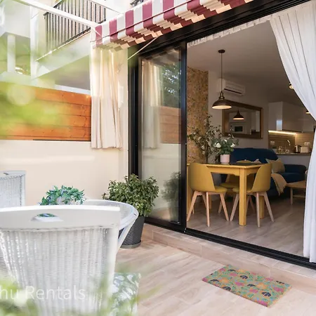 Coastal Retreat With Private Patio Steps From Apartament