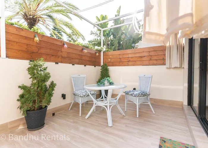 Lejlighed Coastal Retreat With Private Patio Steps From Torremolinos