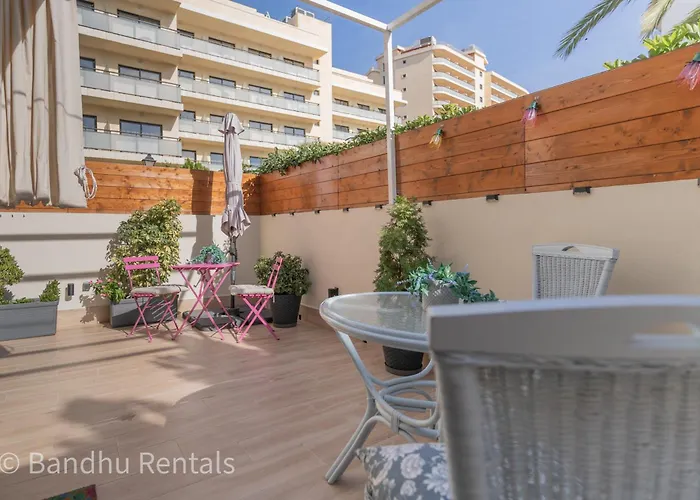 Coastal Retreat With Private Patio Steps From