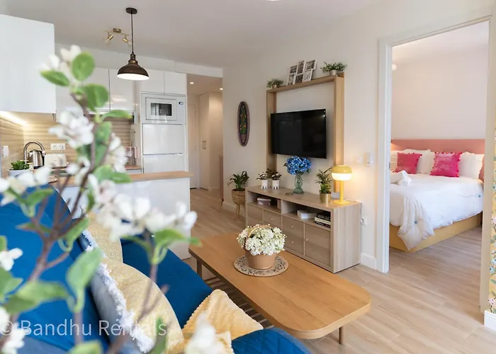 Apartamento Coastal Retreat With Private Patio Steps From *