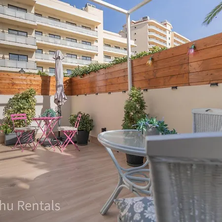 Coastal Retreat With Private Patio Steps From