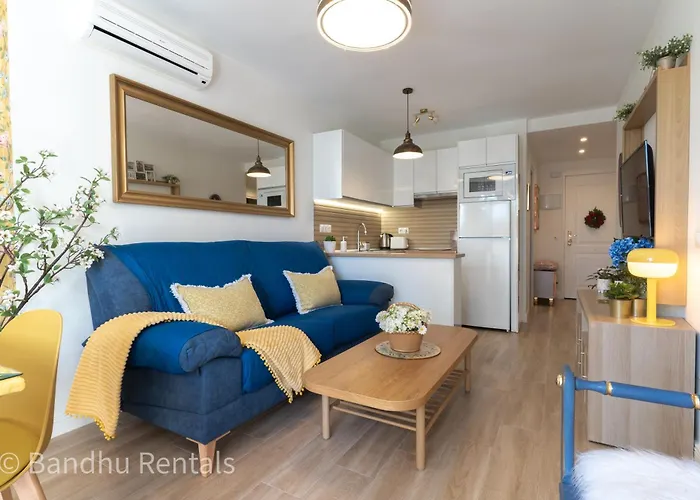 Coastal Retreat With Private Patio Steps From * Torremolinos