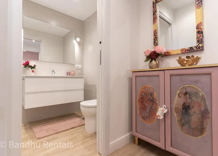 Coastal Retreat With Private Patio Steps From Appartement *