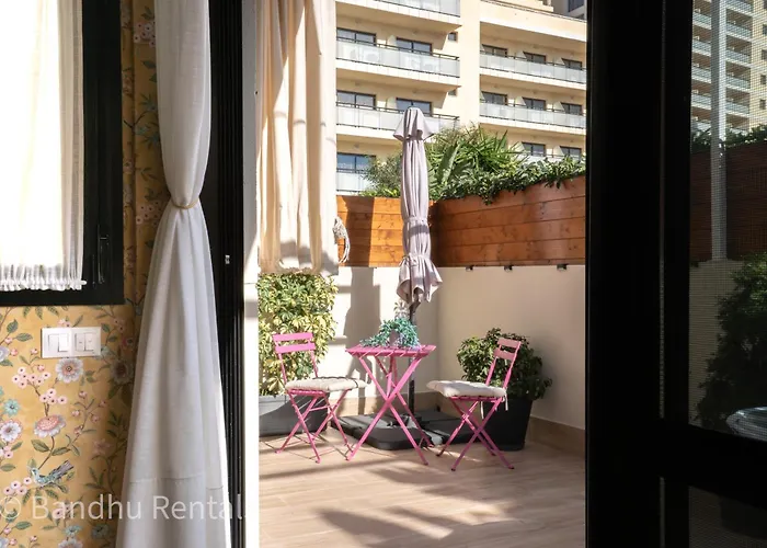 Appartement Coastal Retreat With Private Patio Steps From