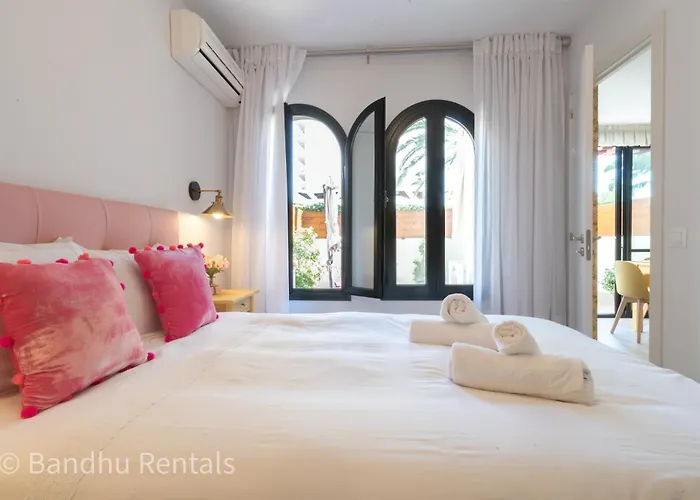 Appartement Coastal Retreat With Private Patio Steps From Torremolinos